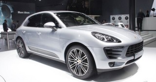 汽车机油多久更换一次才更合适？