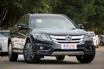 汽车燃油费每月大概多少？