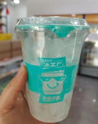 农夫山泉砸2842万悄悄扩建，2026哪个赛道大战提前打响了？