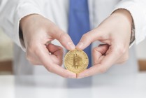 黄金投资与股票该如何搭配更合理？