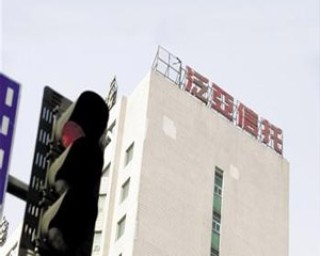 如何看待泛财经下房产项目情况？这对投资选择有何影响？