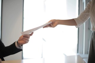 如何解决职工医保跨省报销难题并顺利理赔？职工医保跨省报销有哪些步骤？