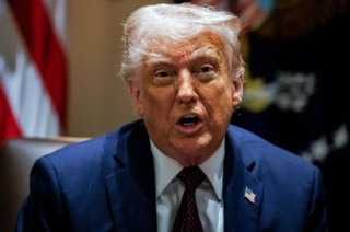 外盘头条：特朗普暗示对等关税可能有减免 FBI成立特斯拉威胁特别工作组 现代汽车投资210亿美元在美建钢铁厂