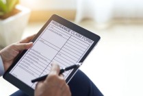 保险与旅游安全保障如何结合？