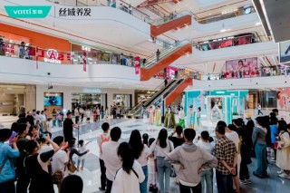 沐浴、护肤一步到位，你和白富美之间只差一台华帝美肌浴热水器