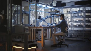 机器人何时迎来“ChatGPT时刻”？具身智能爆发前夜，行业人士的几点思考