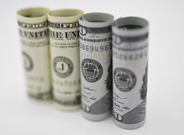 观察|美元不再避险?与不断创新高的黄金比差哪儿?  第1张 观察|美元不再避险?与不断创新高的黄金比差哪儿?  第1张