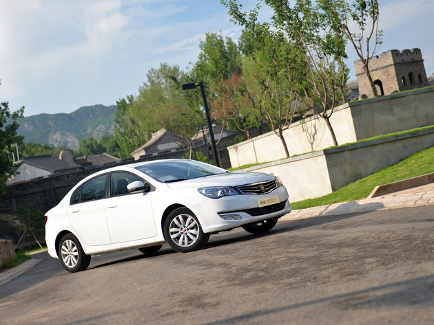 荣威后备箱怎样开启?开启后如何进行合理的物品存放?  第1张 荣威后备箱怎样开启?开启后如何进行合理的物品存放?  第1张