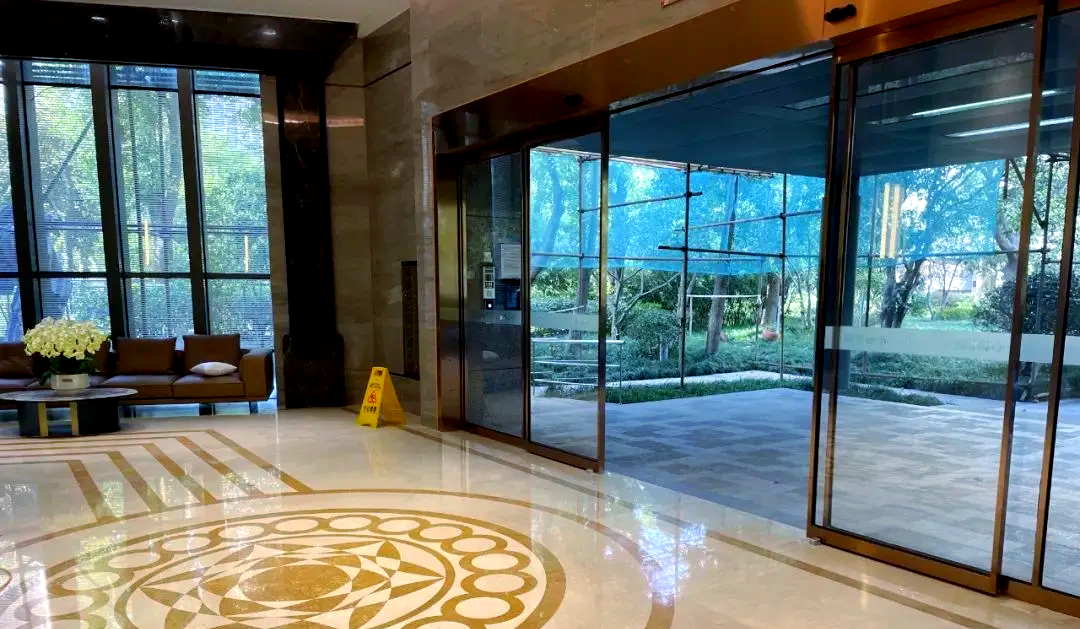 开发商只管挖坑不管埋，南京神盘业主竟自筹4000万“整容”  第10张