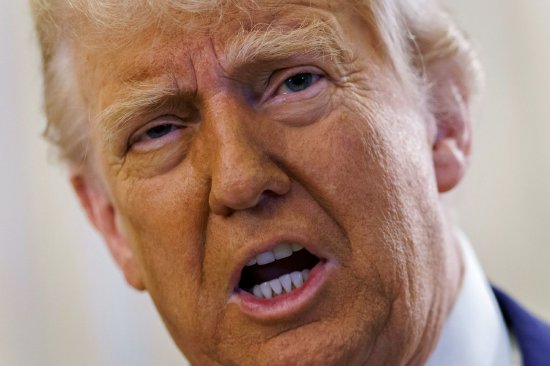 特朗普威胁对欧盟和苹果征收关税 新一轮博弈引发市场动荡  第1张