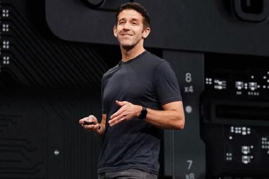 苹果据悉加紧制定接班人计划:库克最早明年退休 第1张 苹果据悉加紧制定接班人计划:库克最早明年退休 第1张