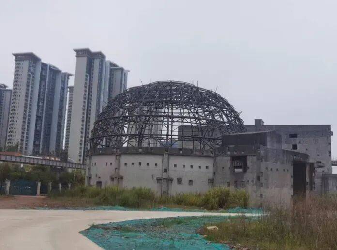 流拍后降价7000万元，长沙国资出手，接盘恒大知名烂尾项目！全国多个烂尾地标“复活”，专家：关键看项目债权是否干净  第1张